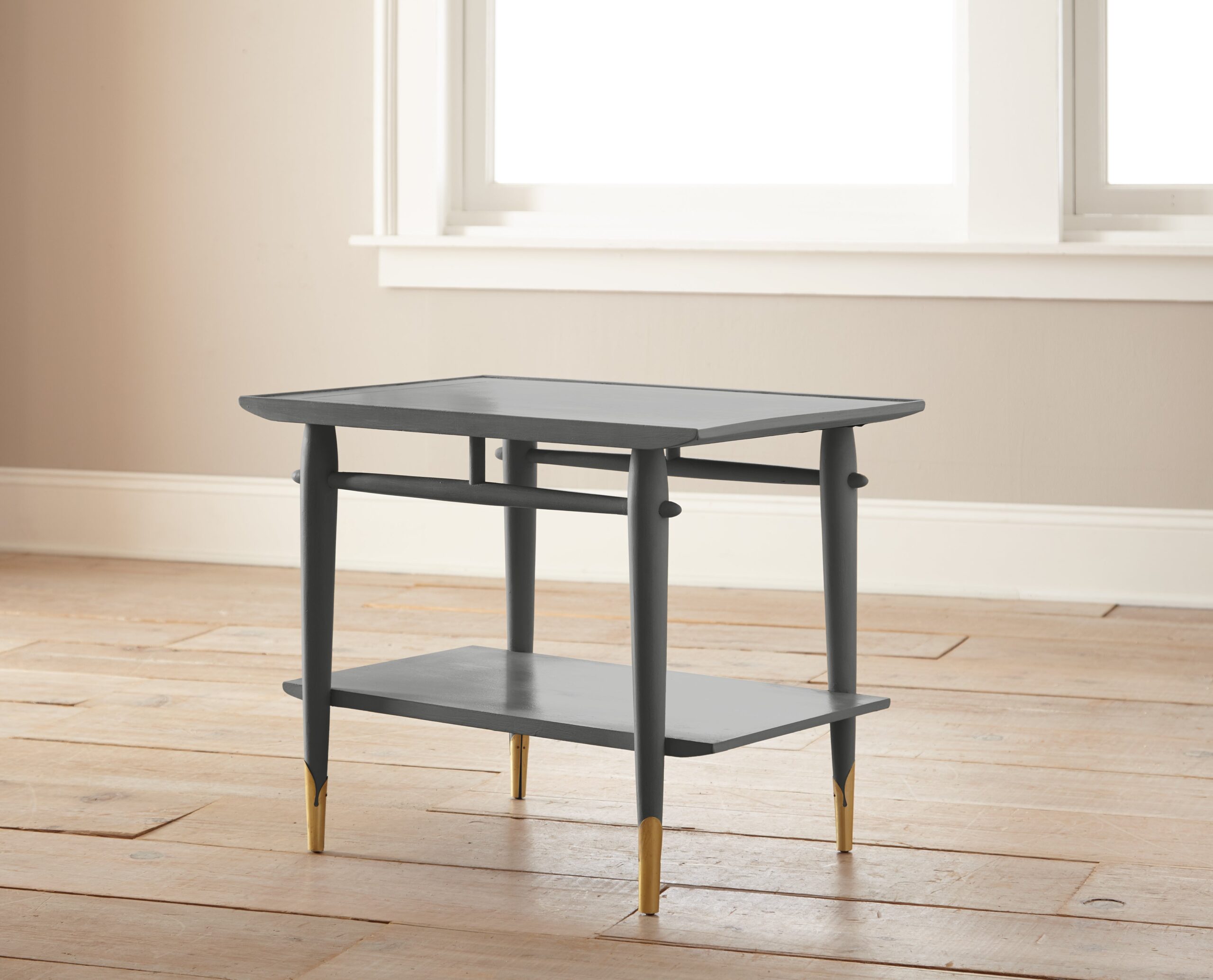 1365717-Castle-Collection-ChalkStyle_SideTable_Conservatory