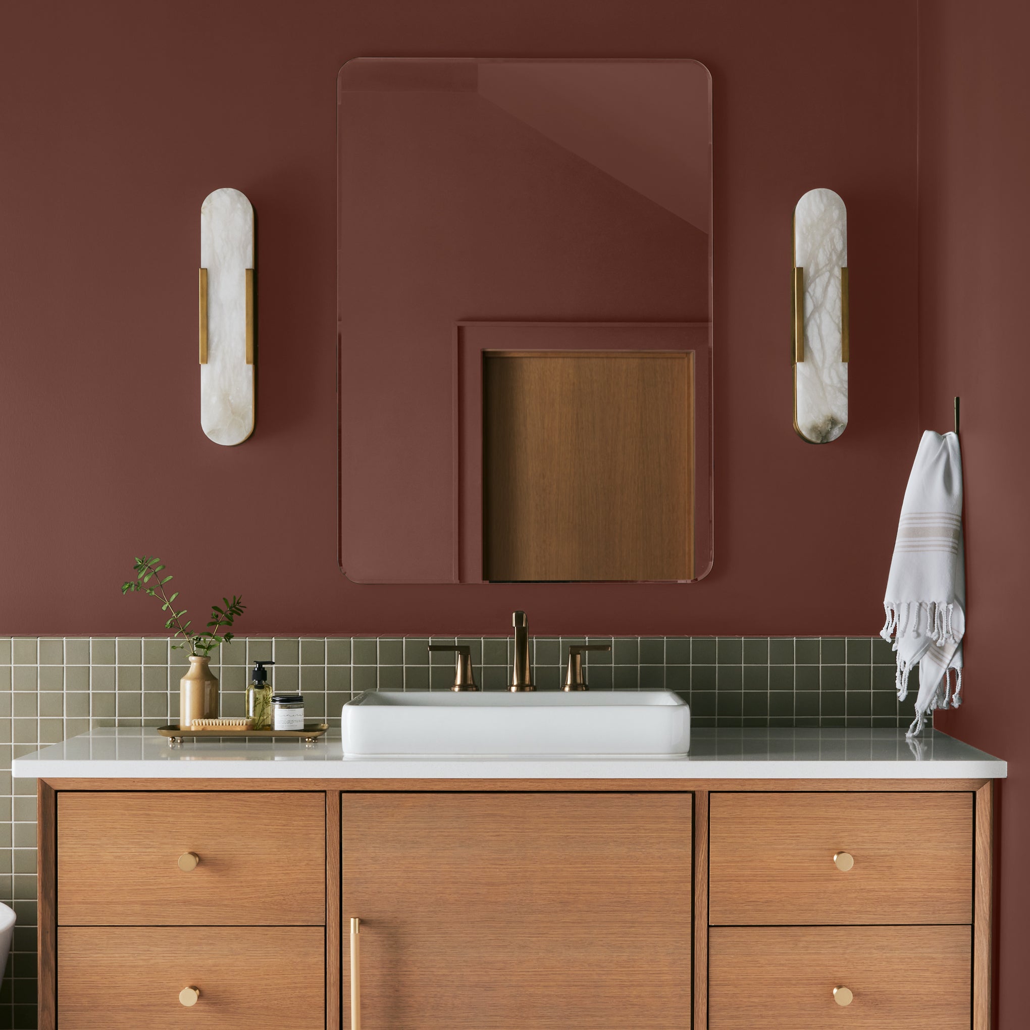 2693620-Magnolia-Mountain-House_KILZ_Interior_Bathroom_2040x2040_MountainCurrant