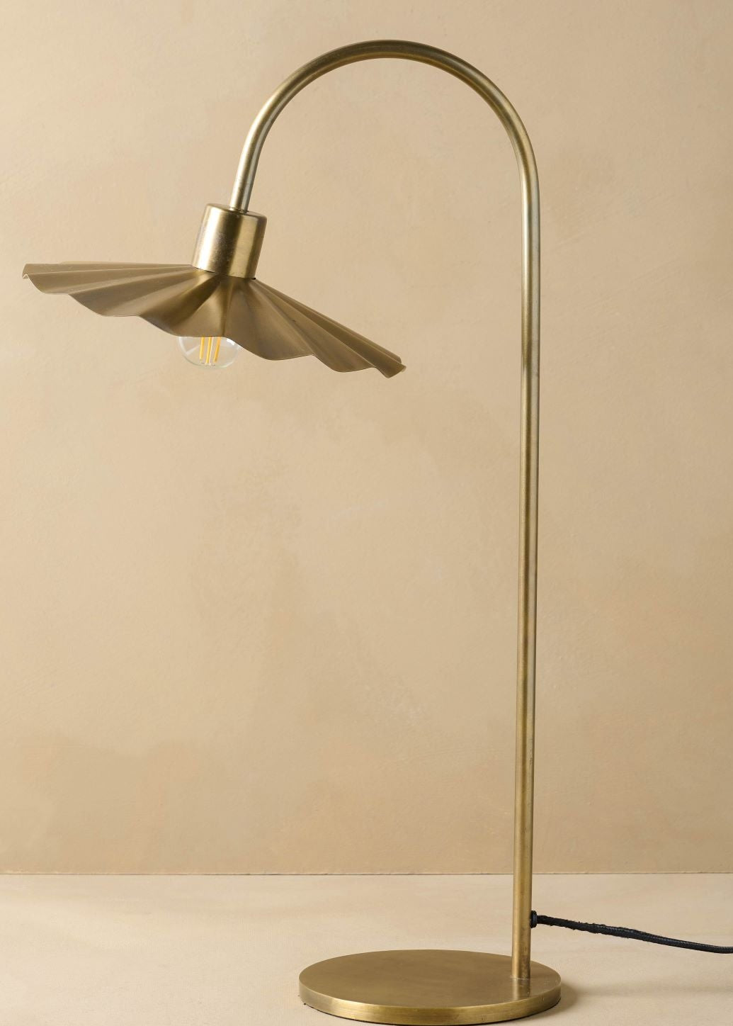 BrassPetalTableLamp_1