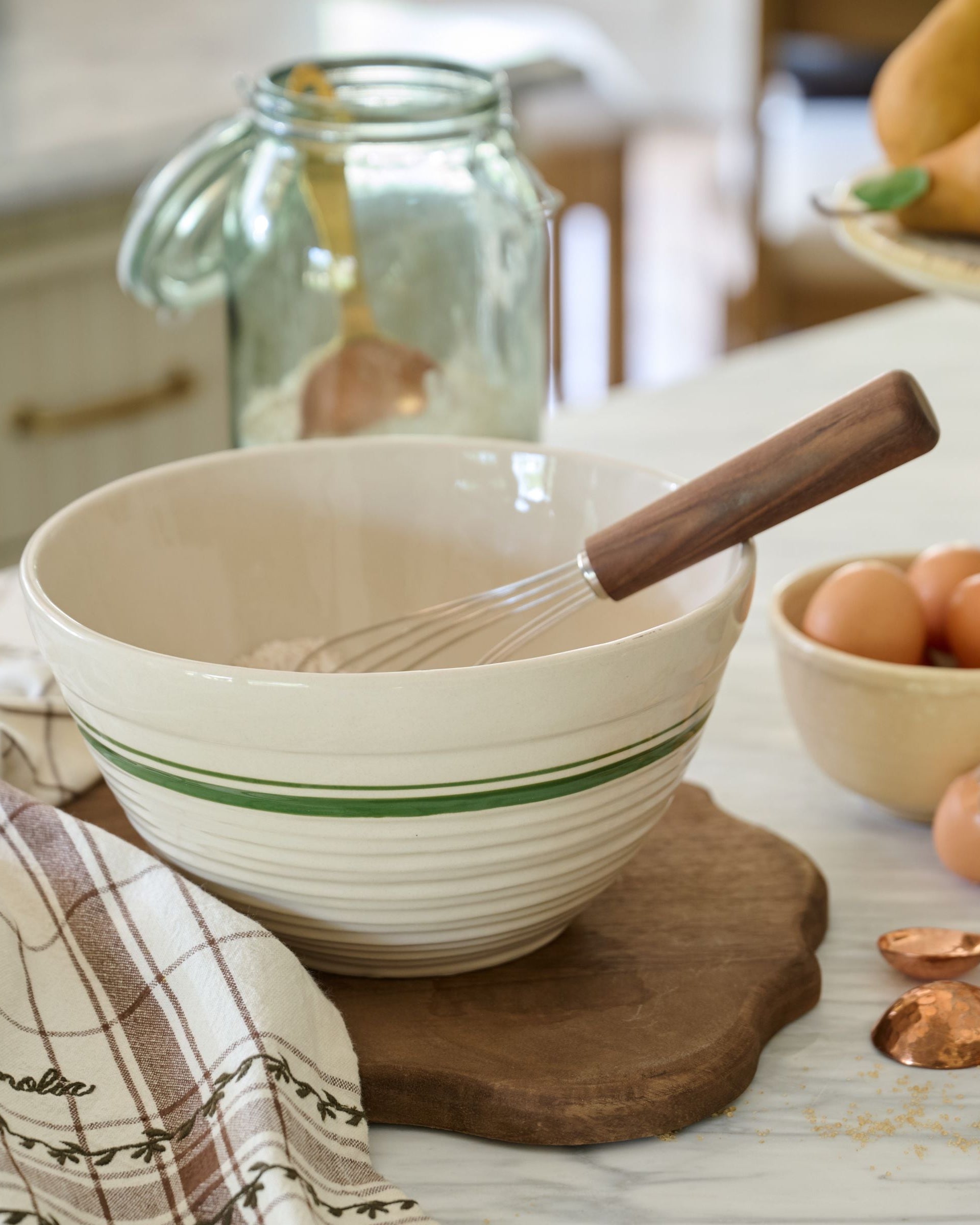 Cottage_Mixing_Bowl_Crop
