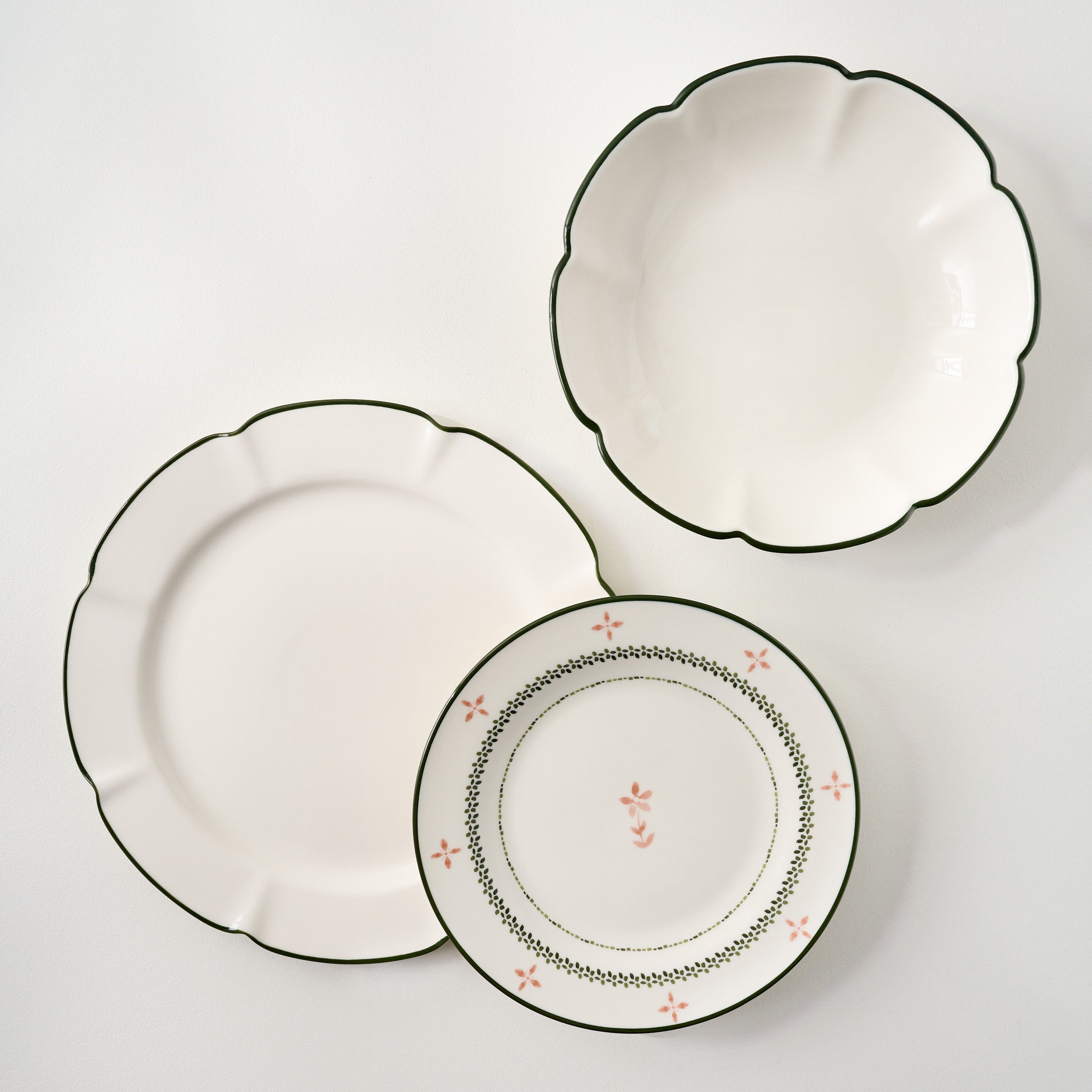 GreenLunaScalloped3-PiecePlaceSetting_2