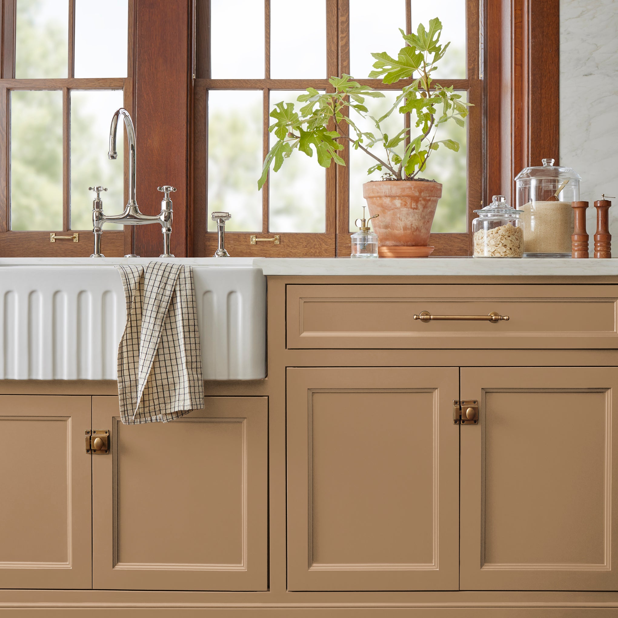 MAGCC01-TDC_KITCHEN_-_Vintage_Crown